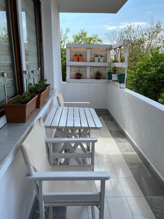 White Guest House 2 Karlowo Exterior foto