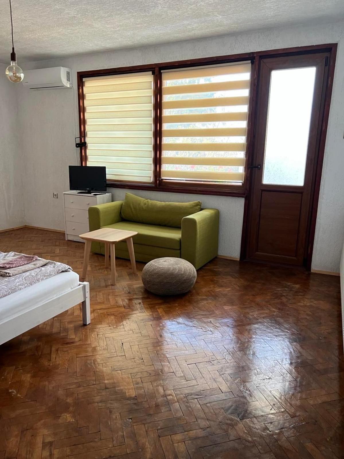 White Guest House 2 Karlowo Exterior foto