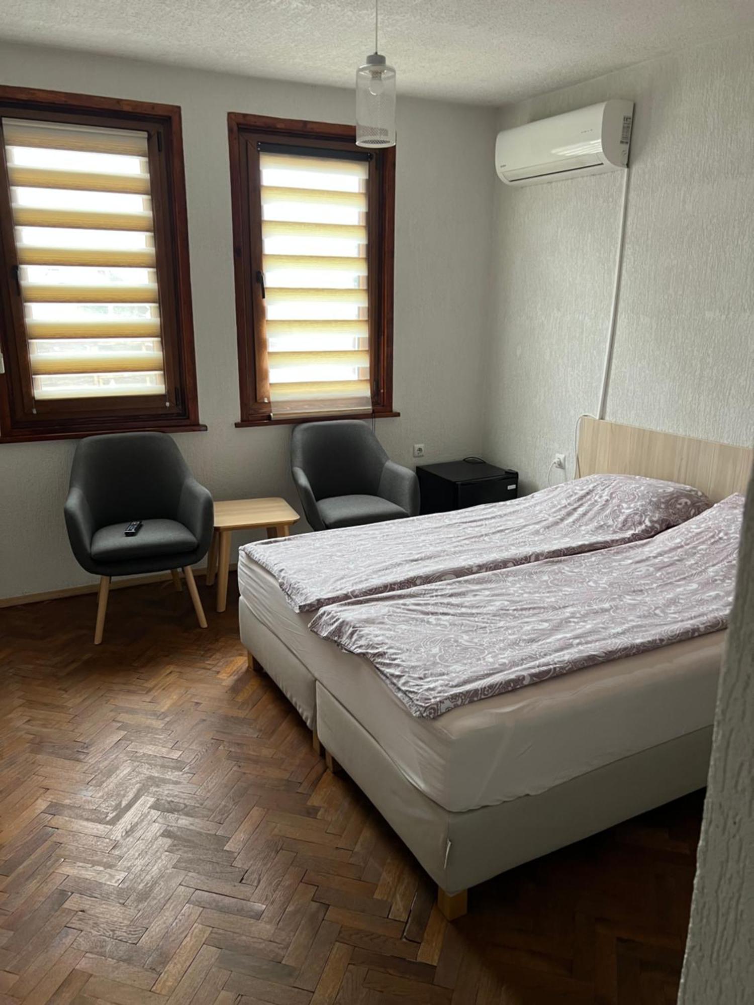 White Guest House 2 Karlowo Exterior foto