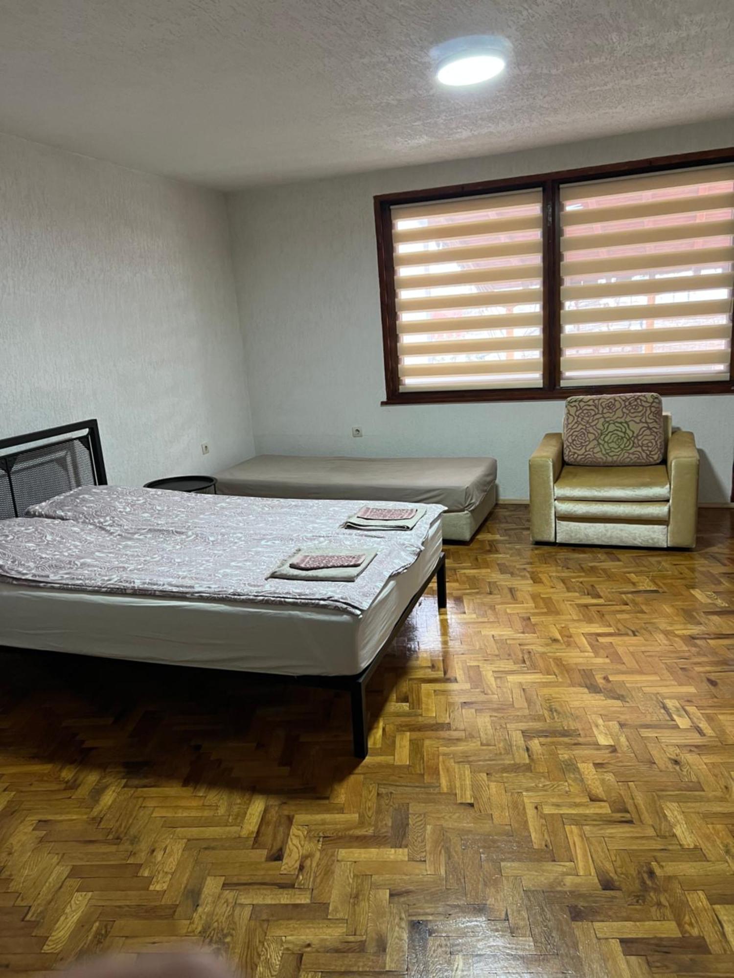 White Guest House 2 Karlowo Exterior foto
