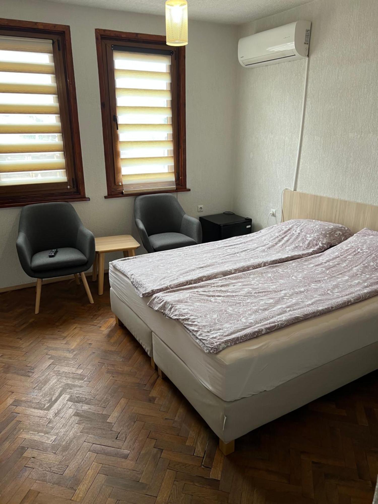 White Guest House 2 Karlowo Exterior foto