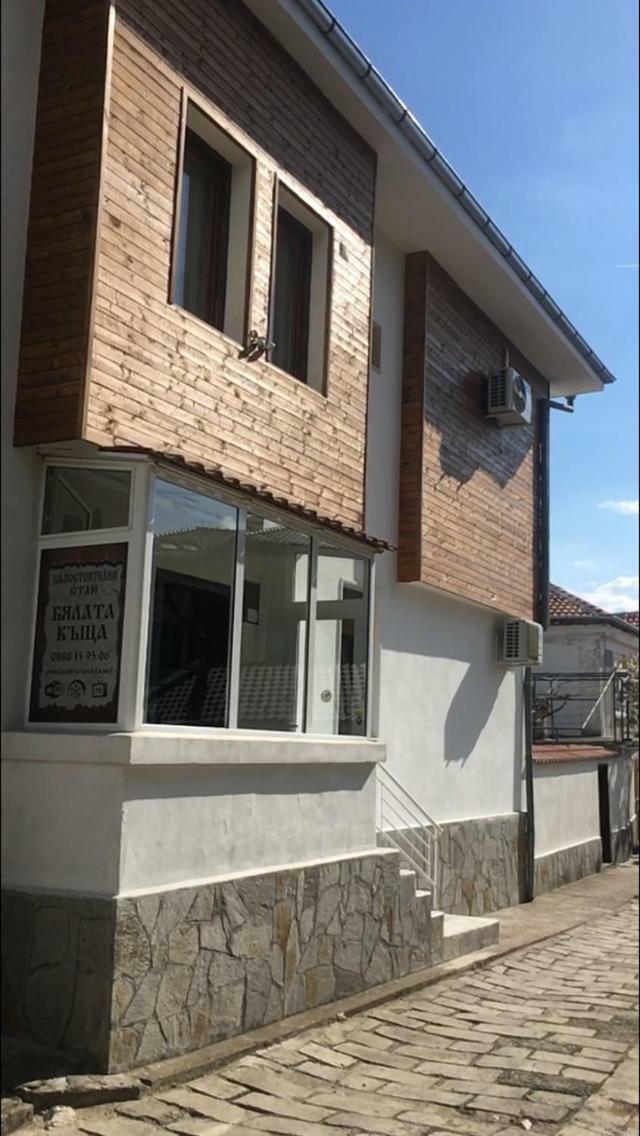 White Guest House 2 Karlowo Exterior foto